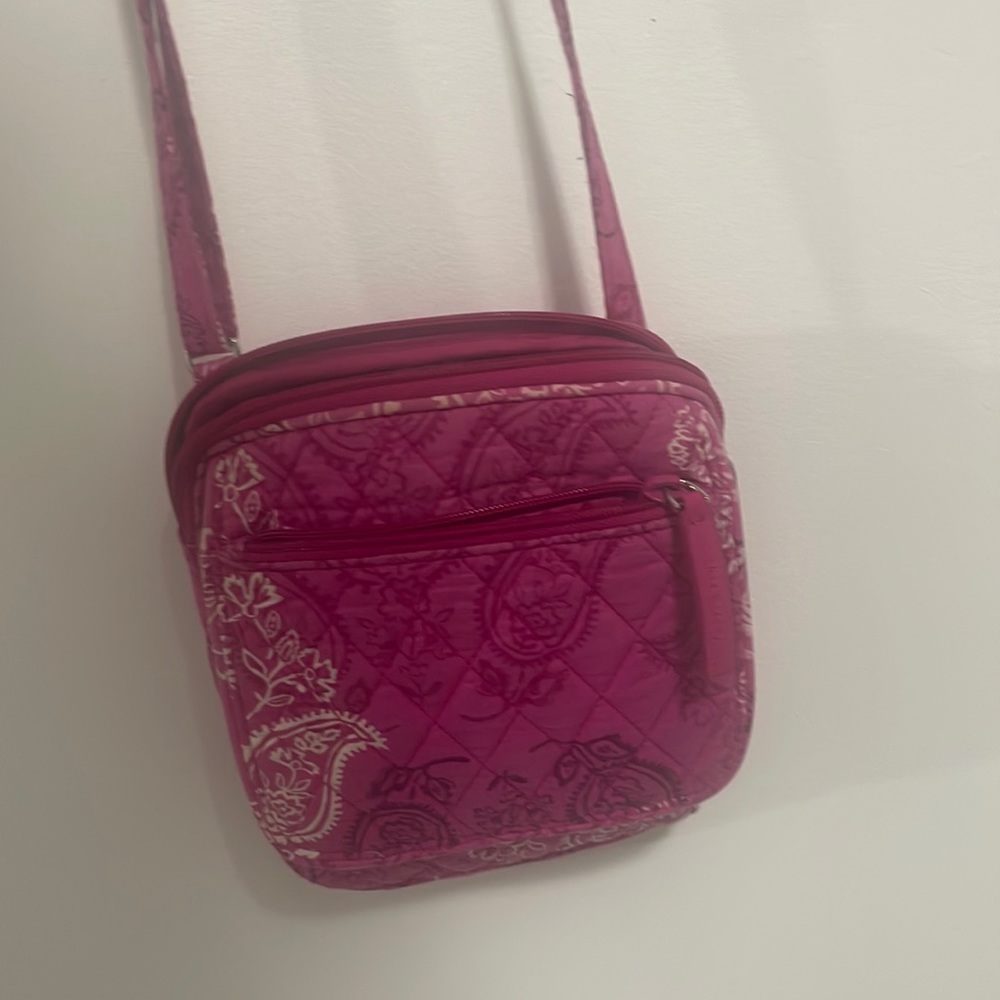 vera bradley pink and white pattern purse
